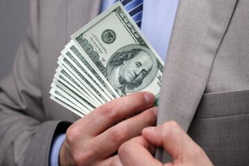 СБУ расследует кражу миллионов в учебных заведениях Киева: “деньги есть, ремонта нет”