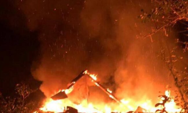За ніч постраждали майже 50 будинків: ворог накрив Дніпропетровщину з «Градів», кадри руйнувань