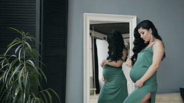 depositphotos_169251086-stock-video-beautiful-pregnant-woman-standing-near