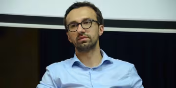 Скромні обіди та готелі: як Лещенко зібрав на квартиру (фото)
