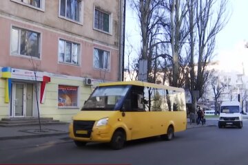 Карантин у Дніпрі: припинено роботу дев'яти маршрутів, хто у списку