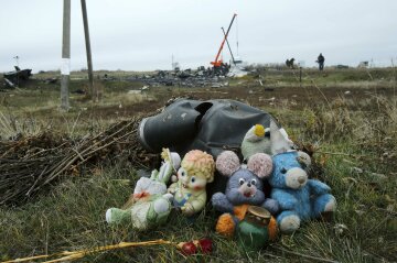 Трагедия MH17: «ДНР» устроила маскарад на месте крушения (фото)