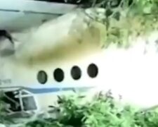 Літак розбився в росії, врятувати нікого не вдалося: з'явилися кадри з місця та подробиці