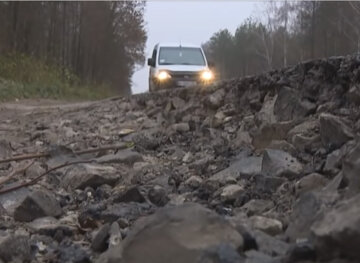 Во Львове показали, как Садовый «ремонтирует» дороги