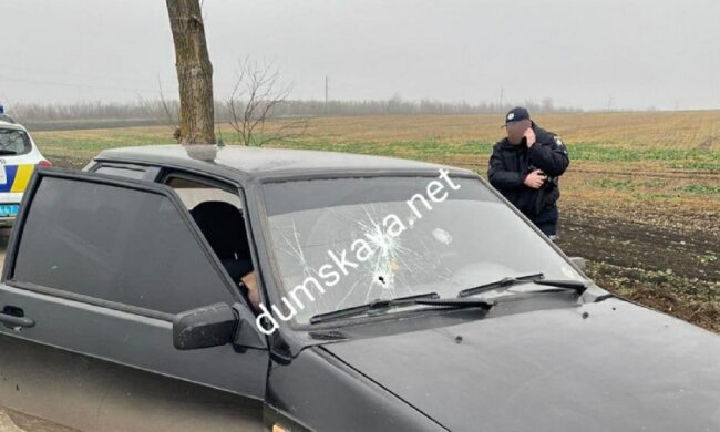 Авто з людьми розстріляли на Одещині, оголошено план "Сирена": кадри з місця трагедії