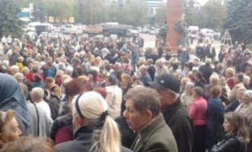 "Скоро будемо просити Україну повернутися": жителі ОРДЛО опинилися на межі виживання і просять пощади