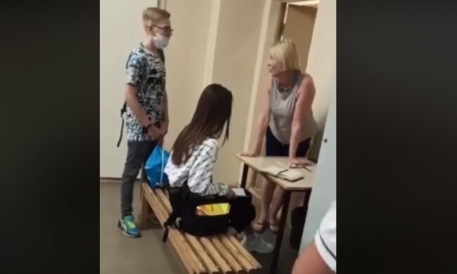 "Рот закрий! Я тобі слово давала?": вчителька київського коледжу потрапила в гучний скандал, відео