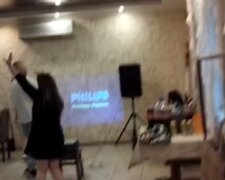 "Всіх під Бахмут": у кафе Києва спалахнув скандал через пісні Лєпса, українці обурені
