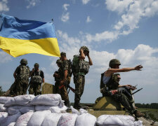 Ukrainian troops are pictured near the eastern Ukrainian town of Seversk