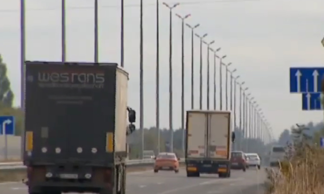 пробки, авто та вантажівки