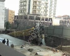 НП на будівництві в Одесі, багатотонна махина впала на перекриття: кадри з місця