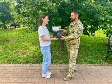 БФ молодіжної ініціативи "Надія" передав тепловізор для військового