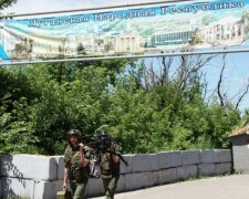 Бунт на Донбассе перерос в массовые похищения, боевики перекрывают города: люди молят о помощи