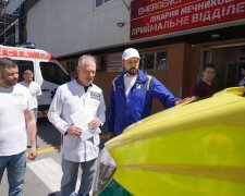 фонд "Надія" та Валерій Дубіль передали авто для порятунку важких пацієнтів