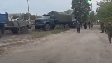 Группа военных рф сбежала из армии, похитив оружие: оккупанты подняли тревогу