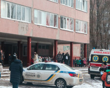 Тела найдены на территории школы в Днепре: началась внезапная эвакуация, кадры