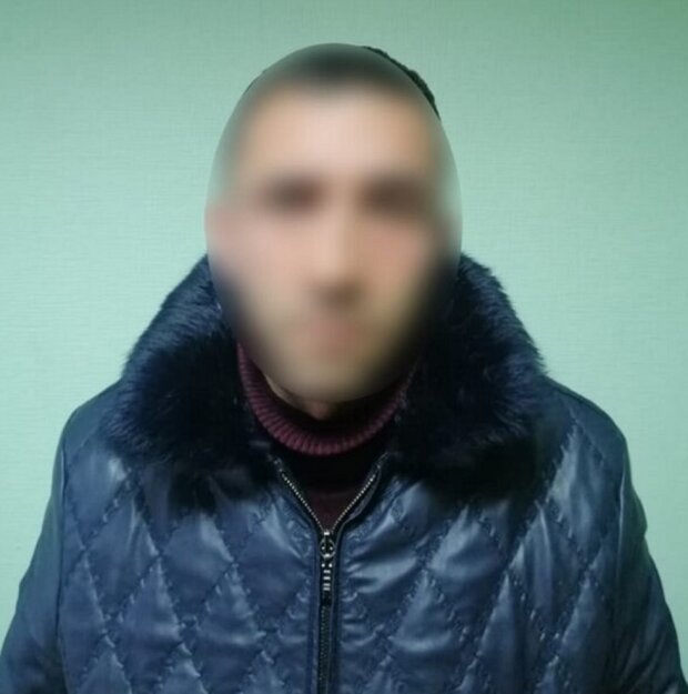 Иностранцы под видом таксистов вывезли молодую киевлянку в село и надругались: