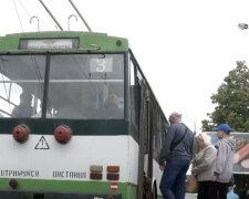 Обмеження руху транспорту в Рівненській області