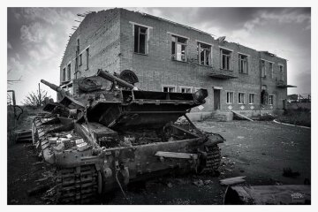 Танки вмирають по-різному: Муравський показав вражаючі знімки військової техніки
