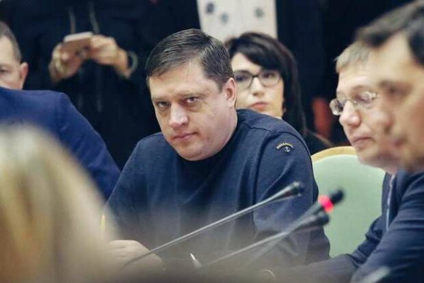 роман иванисов