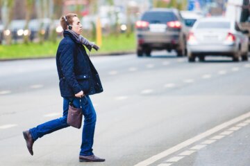 Поліція вирішила серйозно взятися за пішоходів-порушників: “стежитимуть за всіма”