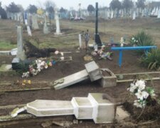 Вандал розгромив десятки могил на Одещині, його суворо покарали: суд був непохитний
