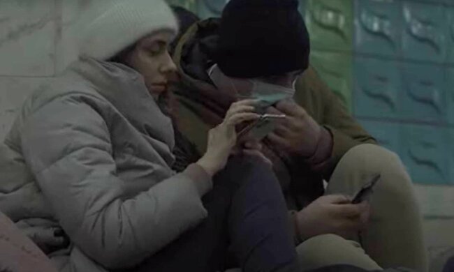 метро, бомбоубежище, укрытие, люди, телефон, скрин