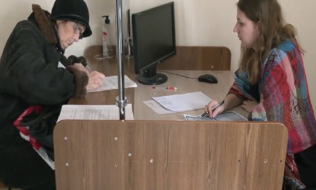 Бесплатные продукты для ВПЛ и пенсионеров в Запорожье