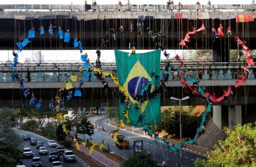 Олімпійську інсталяцію із живих людей відкрили у Бразилії (фото)
