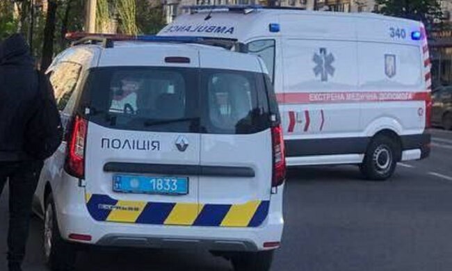 поліція та швидка, місце злочину
