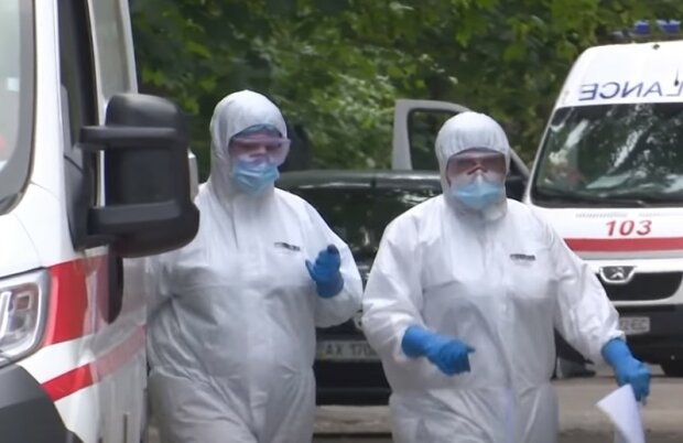 "Лекарств не хватает, врачи бессильны": под Харьковом больницы переполнены больными китайским вирусом