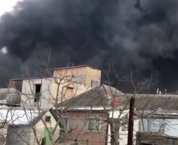 "Пепел разлетается по всему городу": в Харькове горит один из крупнейших рынков Восточной Европы