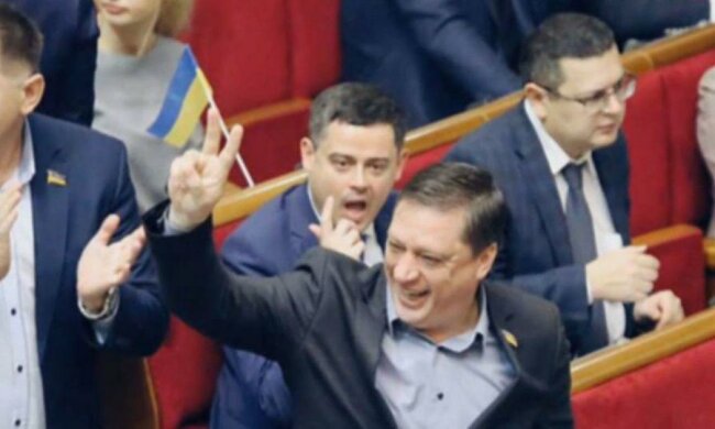 роман иванисов