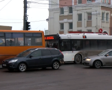 Обмеження руху транспорту у Рівному