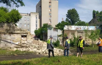 НП в Одесі: стіна будинку впала на газову трубу, кадри з місця