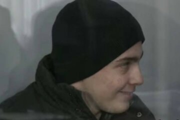 "Бледный, но довольный": поведение Коли Харьковского на суде показали на видео