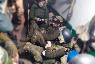 Украина вернула домой защитников "Азовстали": в ГУР сообщили, сколько Героев удалось освободить