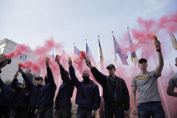 Нацкорпус вийшов на мітинг проти колабораціонізму (фото, відео)