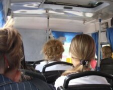 Водитель маршрутки отомстил пассажирам за замечание: видео инцидента в Харькове