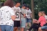 Буйний одесит тишком-нишком накинувся на перехожого: очевидці зняли свавілля в Міськсаду