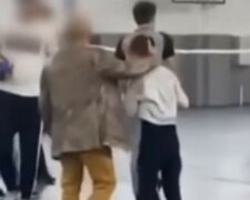 "На очах у вчителя": школяра впустили головою на підлогу на Київщині, педагог не діяв