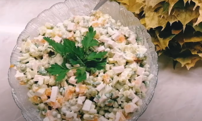 Приготовление оливье на Новый год обойдется дороже: украинцам раскрыли, как изменились цены на популярный салат