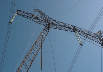 Графіки відключення світла у Чернігові на квітень