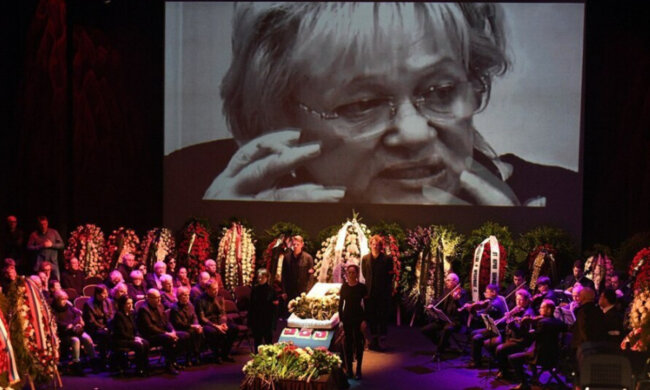 Убитый горем Киркоров и поникший Галкин: в Москве простились с Галиной Волчек, душераздирающие кадры