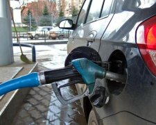 Завтра бензин подешевеет на 1,15 грн – Минэкономики снижает цену по формуле «Роттердам+»