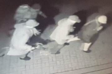 Неудачники: кадры нелепого ограбления банка в Киеве попали в сеть
