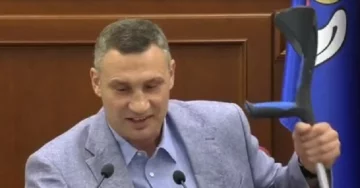 Кличко влип в каламутну історію в центрі Києва і "отримав травму: "Виявилися борцями..."