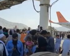 З Афганістану в Україну масово евакуюють людей: вилетів черговий літак