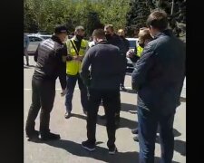 "Карантин для бідних": в Одесі спалахнув новий бунт, з'їхалася поліція, кадри з місця