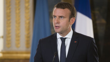 Перші подробиці замаху на президента Франції
